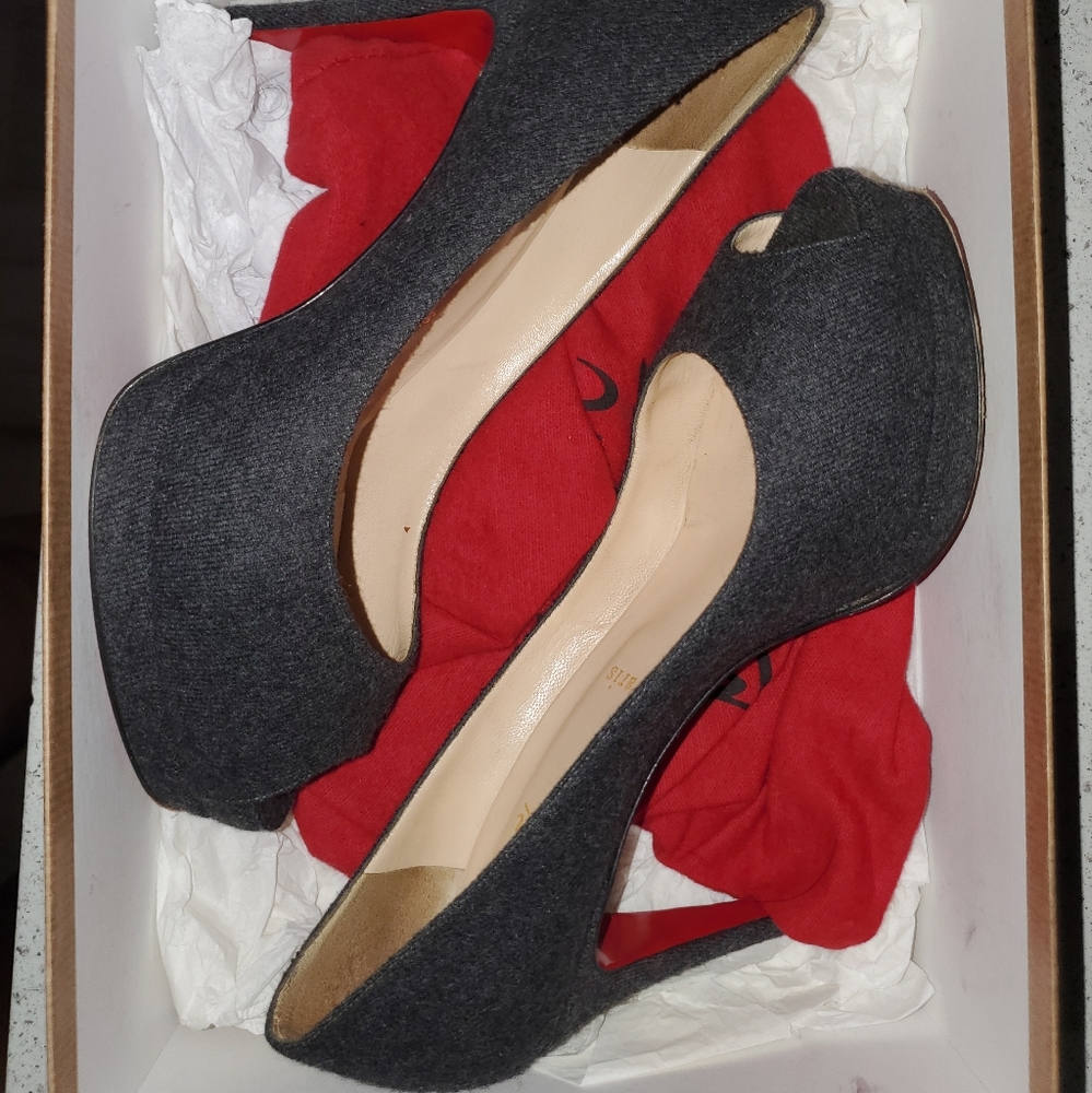 Christian Louboutin Altadama Flannel size: 37.5